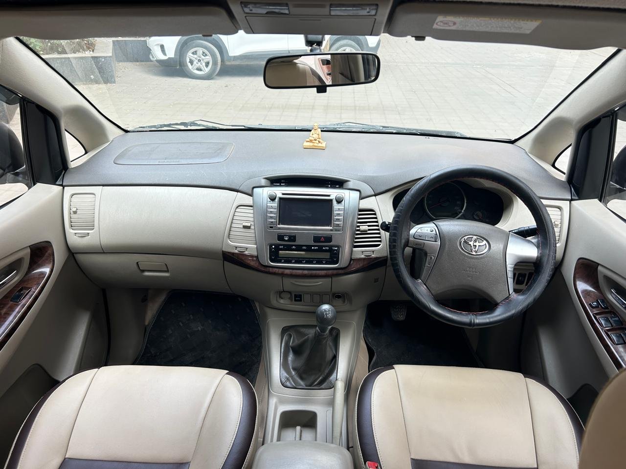 Innova 2.5 V
